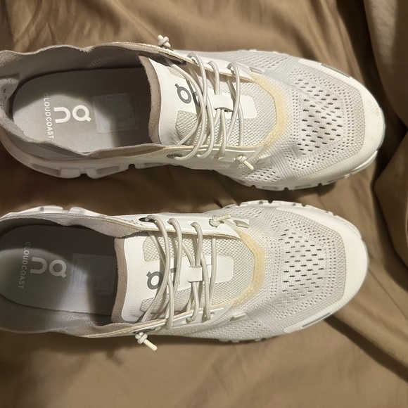 On Running Shoes - On Running Cloud White Sneakers